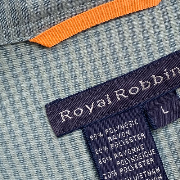 ROYAL ROBBINS shirt w HIKER ON THE BACK. Large - Picture 3 of 16